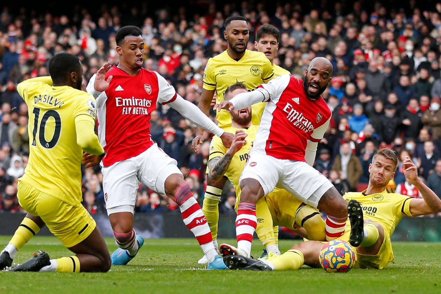 集结日足总杯焦点战,斯图加特造点机会,态度坚定,训练强度明显提升的简单介绍 集结日足总杯焦点战,斯图加特造点机会,态度坚定,训练强度明显提升的简单介绍