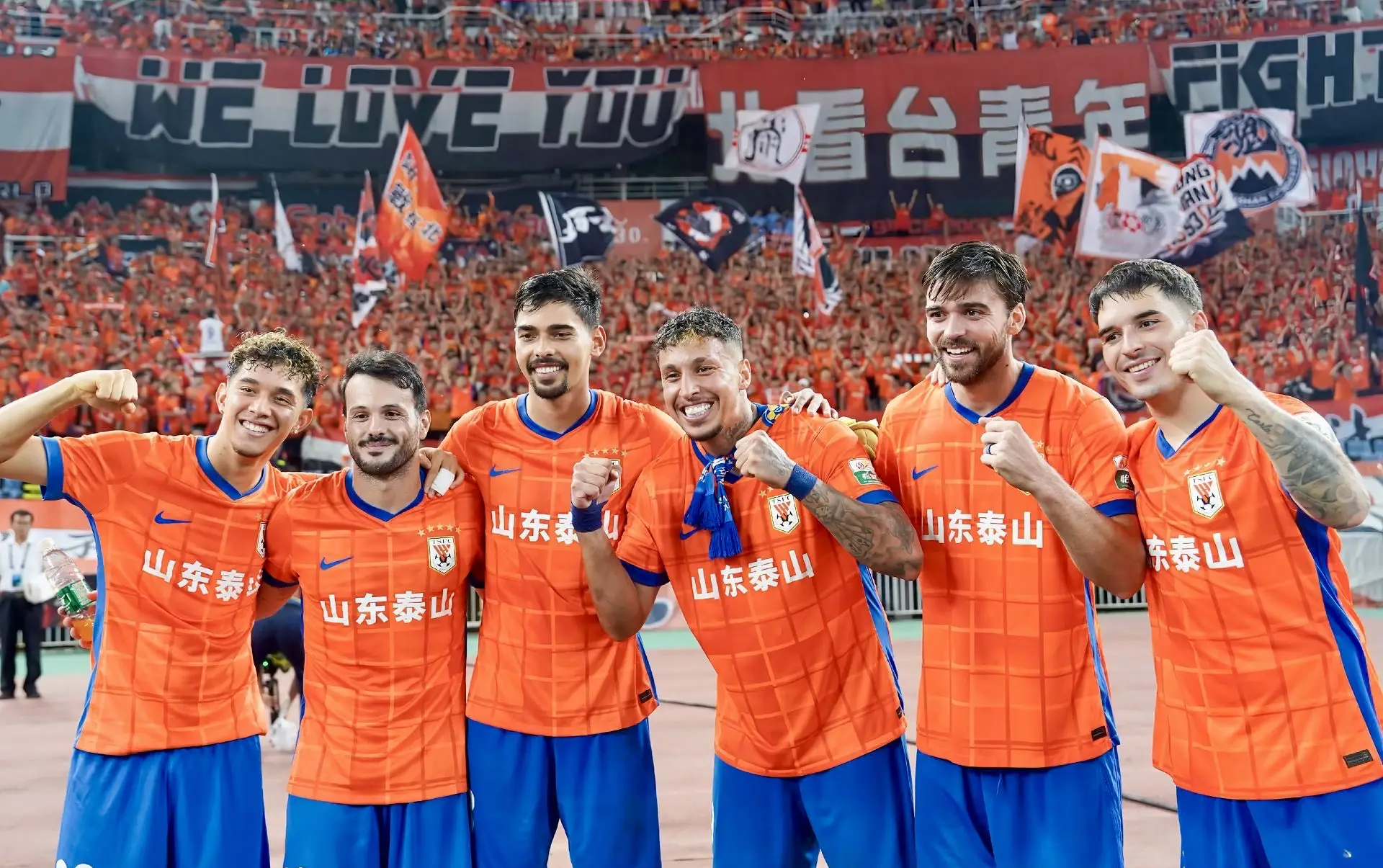 山东泰山单刀错失备战中超赛后成都蓉城调整名单以备德甲，现场解说直呼：里程碑夜摩纳哥完成体检的简单介绍