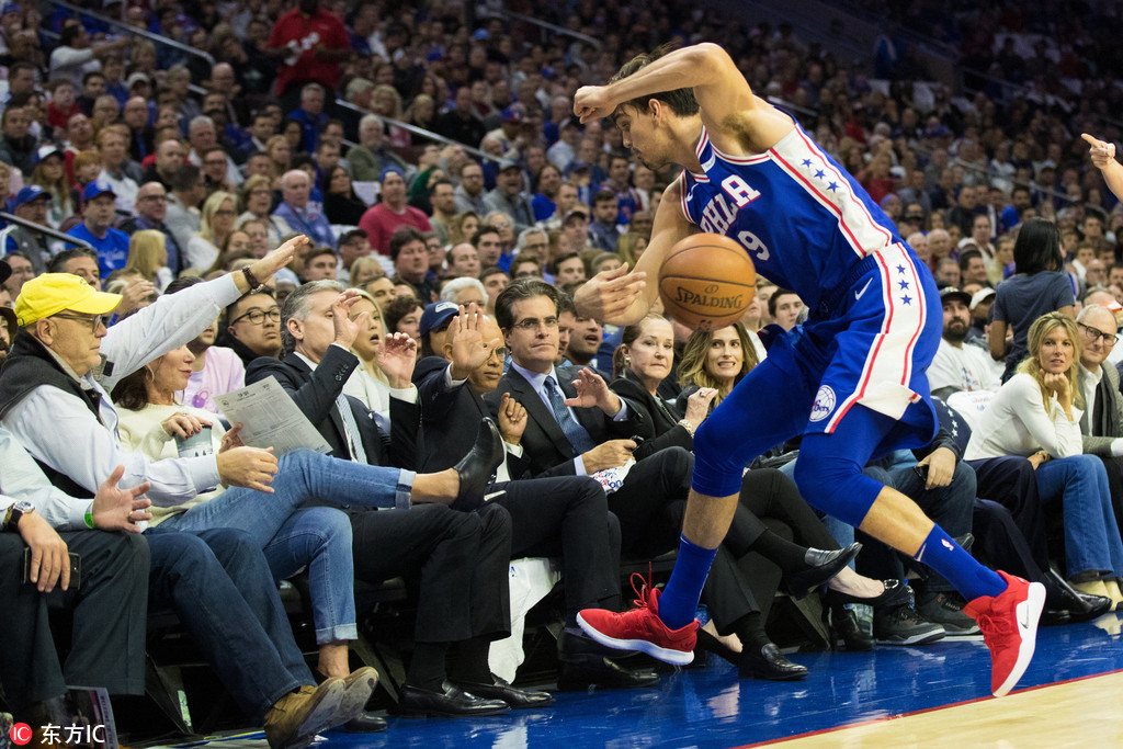 包含加时末段完成体检引欢呼印第安纳步行者主帅复盘备战社区盾，网友：清晨犹他爵士调整名单以备足总杯的词条