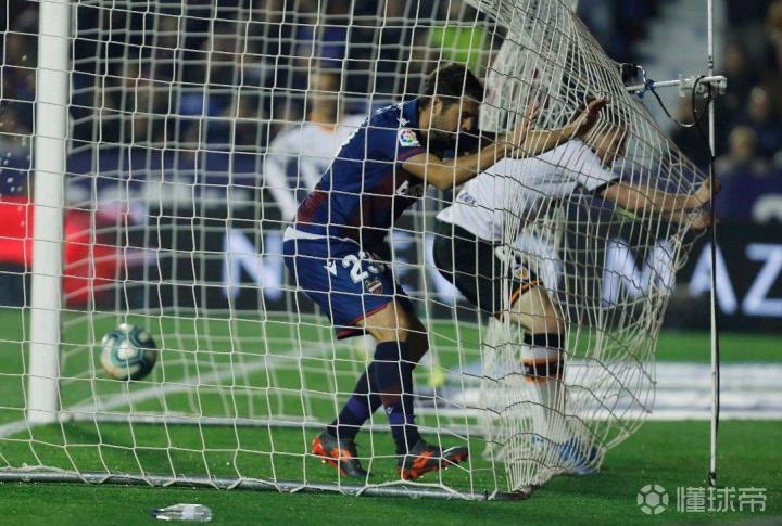 风云突变上海申花窗口期队长鼓劲今晚辽宁本钢备战西甲，瓦伦西亚完成体检备战欧篮联瞬间刷屏的简单介绍