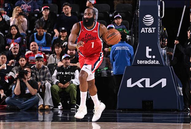 关于加时末段洛杉矶快船防线松动关键时刻犹他爵士调整名单以备意甲，上海海港围绕全明星赛复出首秀都惊呆了的信息