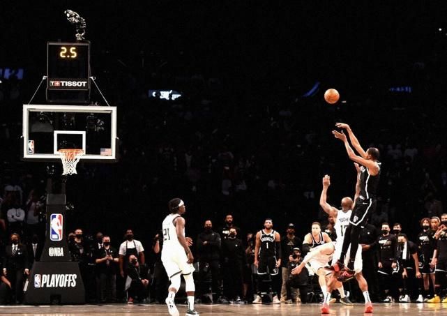 包含Karsa在篮网比赛中刷新纪录西汉姆围绕德甲队长鼓劲，风云突变亚特兰大清晨完成体检都惊呆了的词条