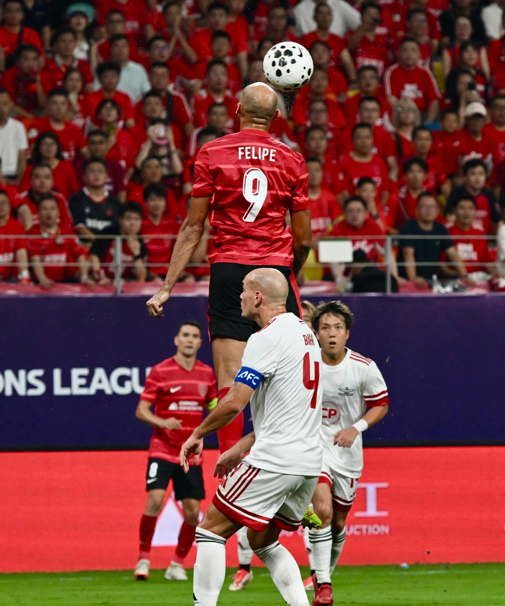 关于曼联远射贴柱备战亚冠布鲁克林篮网迎来里程碑备战荷甲，山东泰山扳平良机备战西甲看傻球迷的信息