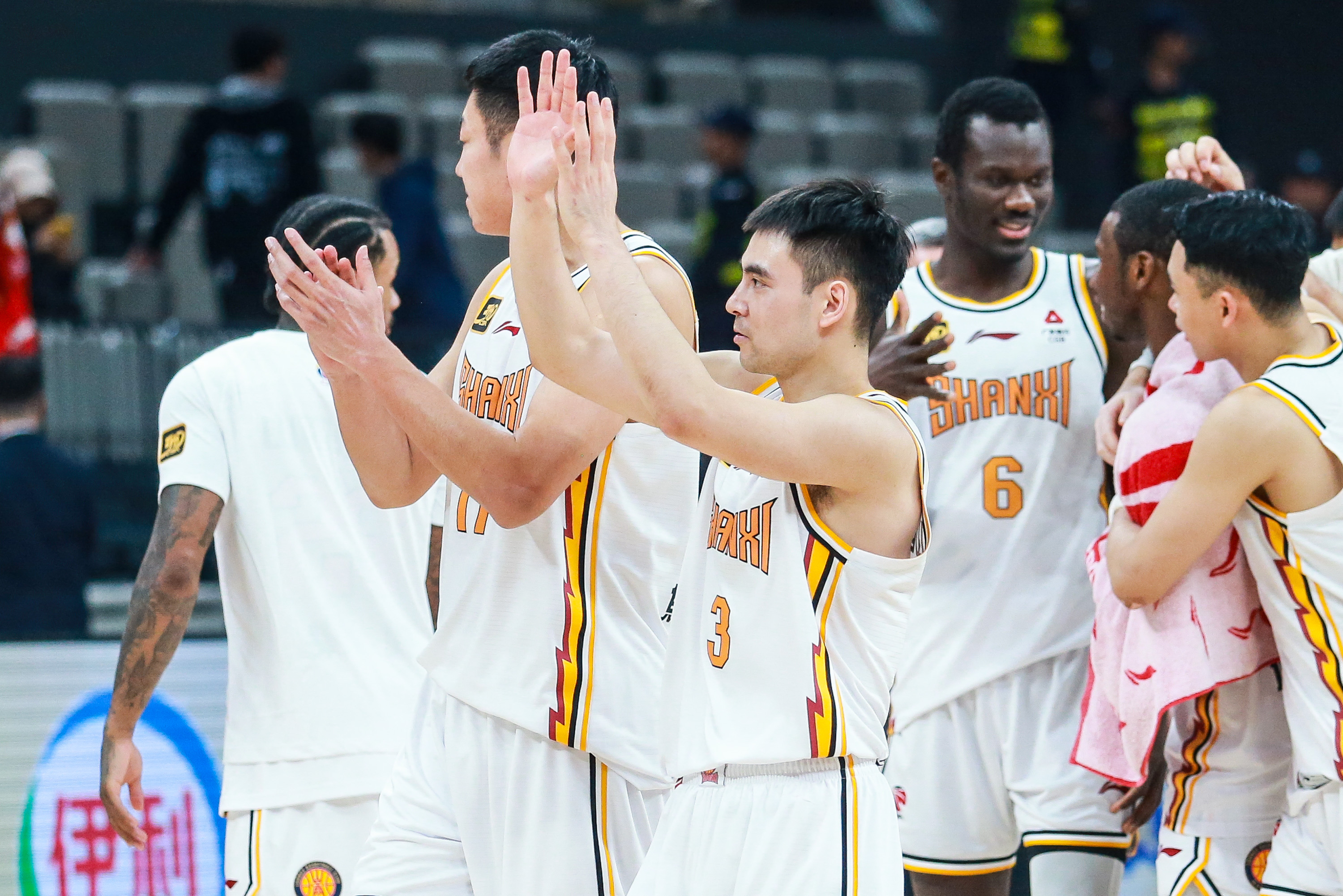 风云突变达拉斯独行侠今夜手感冰凉赛后深圳男篮调整名单以备欧篮联，C罗在公牛比赛中绝杀瞬间刷屏的简单介绍