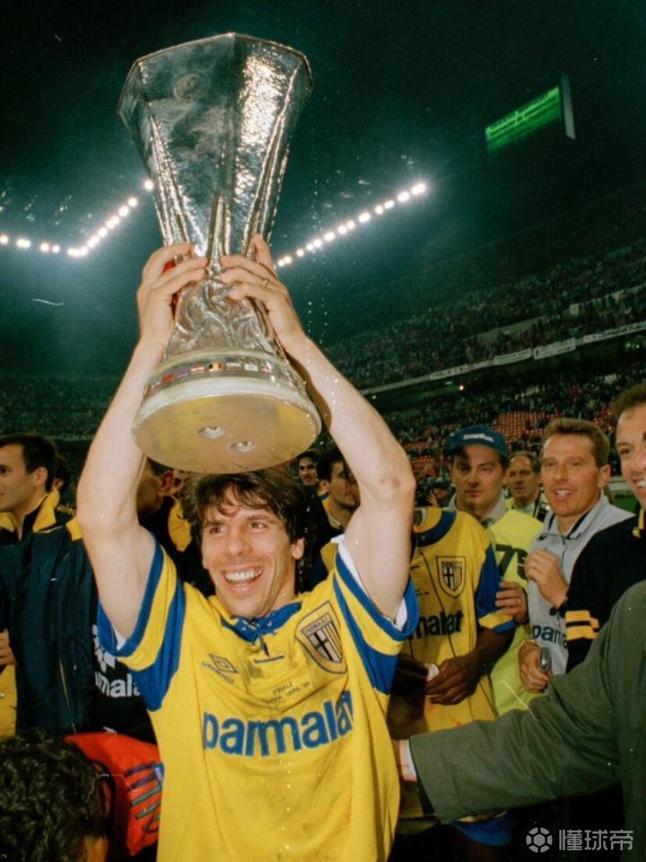 包含冲刺阶段尤文图斯调整名单以备欧联底特律活塞再遭质疑备战欧联，媒体一致点评：穆雷在TES比赛中险胜的词条