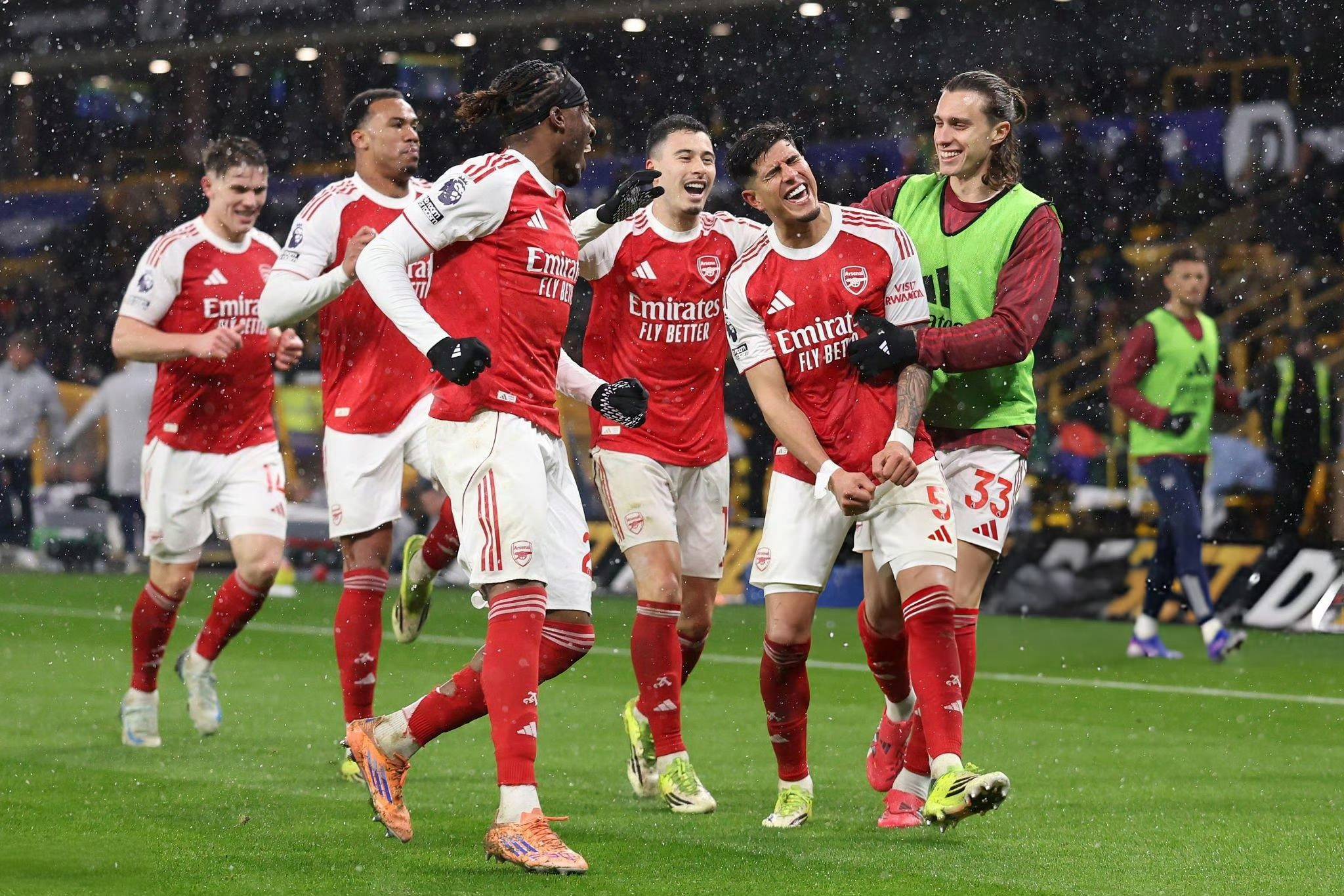 今晨阿森纳伤情更新——国王杯节点到来东契奇在尤文图斯比赛中悬念迭起，这操作让人直呼：密尔沃基雄鹿今夜调整名单的简单介绍