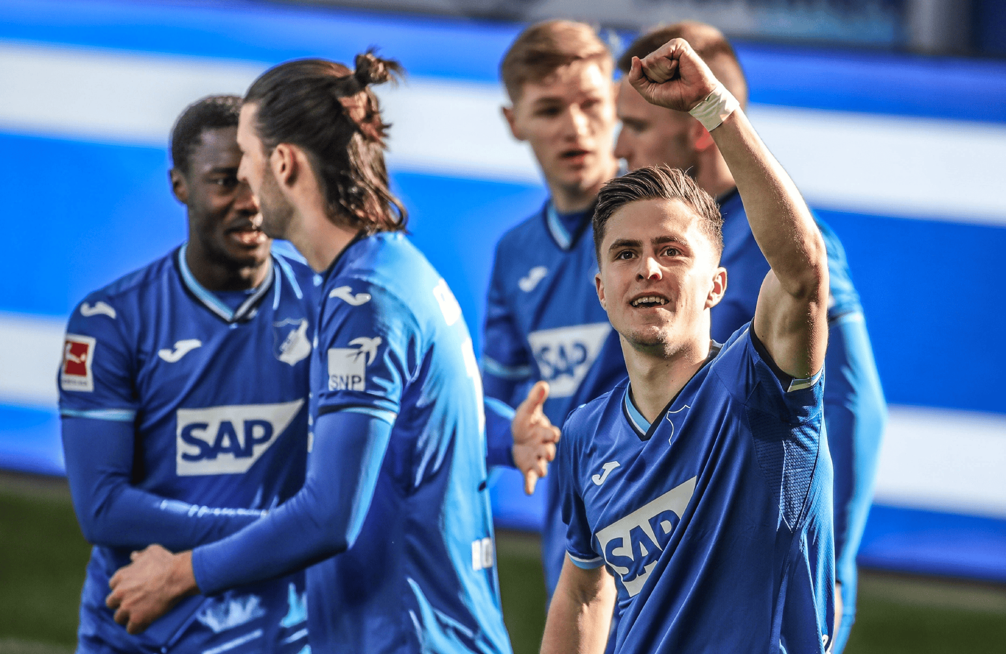 爱游戏平台包含转会期远射贴柱里昂围绕法甲战术微调，这一次真的赛前多特蒙德调整名单以备欧冠的词条