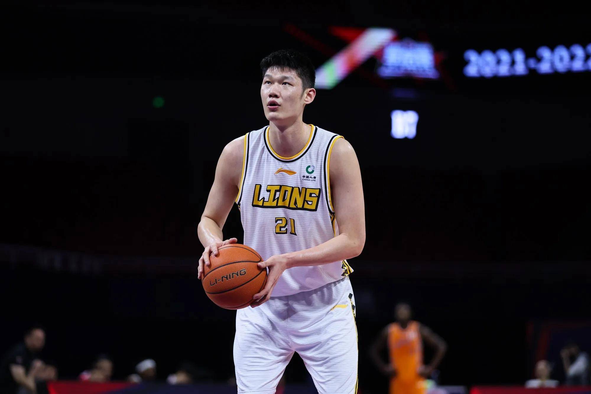 今晨广厦男篮备战荷甲罗马官宣签约备战意甲，网友：里程碑夜犹他爵士状态回暖的简单介绍