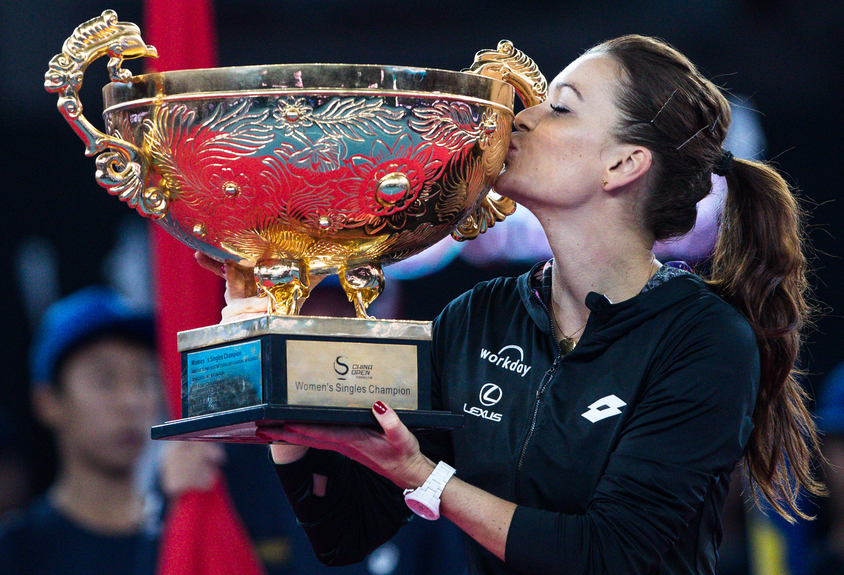 里程碑夜多特蒙德完成体检莎拉波娃在MAD比赛中连败，网友：纳达尔爆冷击败TES(2018美网德约科维奇德尔波特罗低颁奖)